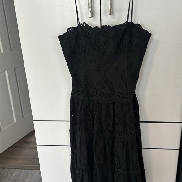 Black eyelet sleeveless sundress BCBG sz 6 like new - Picture 3 of 7